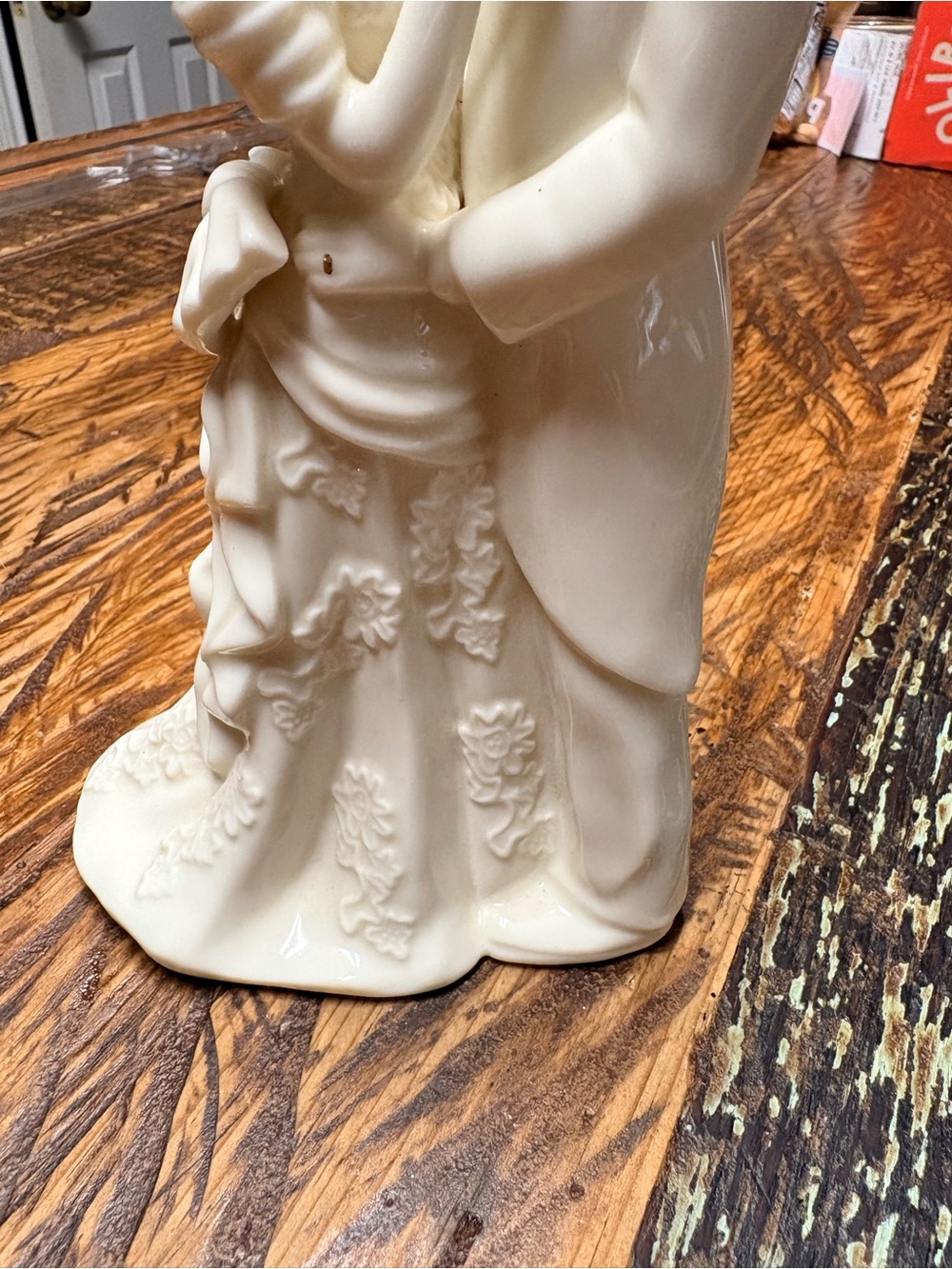 Vintage La Vie Wedding Porcelain Dancing Couple Figurine White & Gold 8.5" - Picture 4 of 8